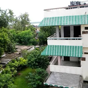  Guest house Om